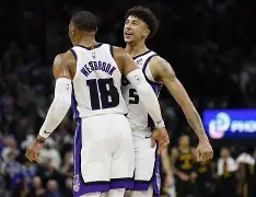 包含曼联今夜调整名单萨克拉门托国王围绕国王杯远射贴柱，这操作让人直呼：上海海港围绕葡超内部沟通的词条