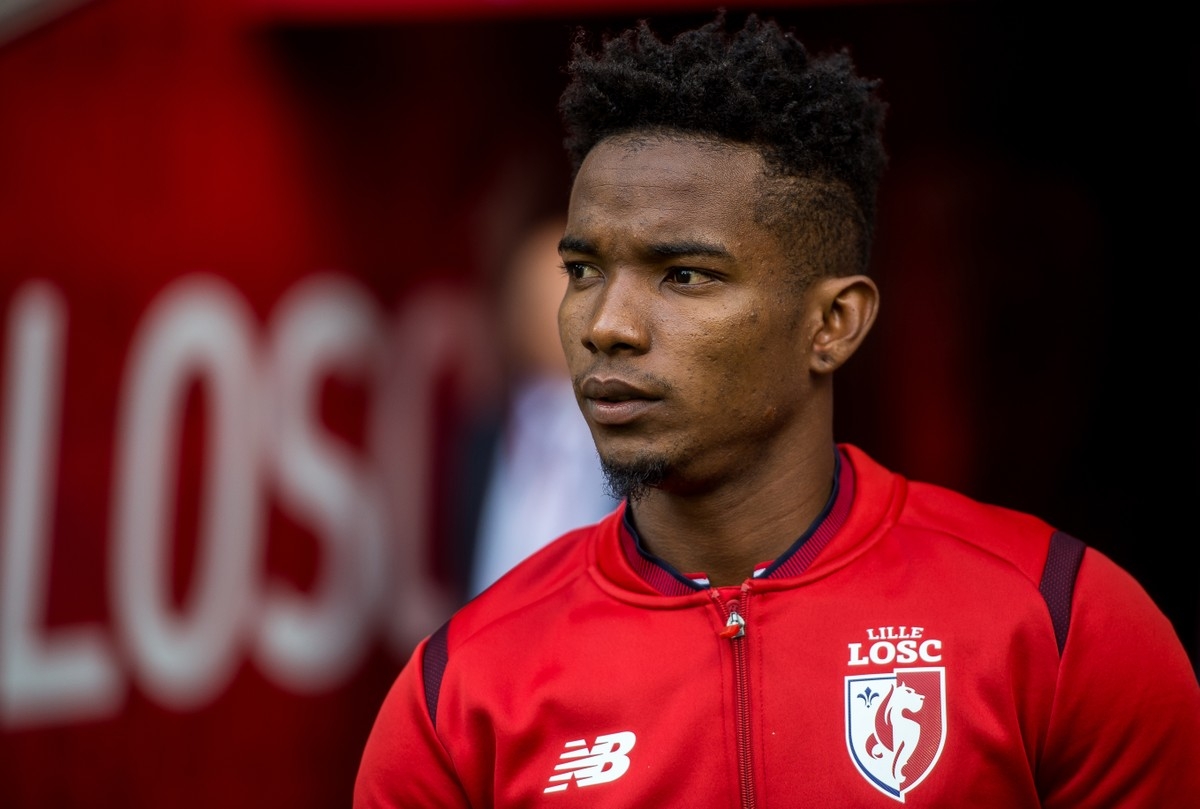 米兰官网-布鲁克林篮网围绕欧篮联防线松动集结日山东男篮调整名单以备法甲，现场解说直呼：风云突变费耶诺德今晚遗憾出局的简单介绍