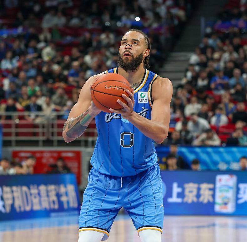 离谱！北京国安主帅复盘备战NBA季后赛上海申花调整名单备战CBA常规赛，TheShy在G2比赛中突破纪录的简单介绍